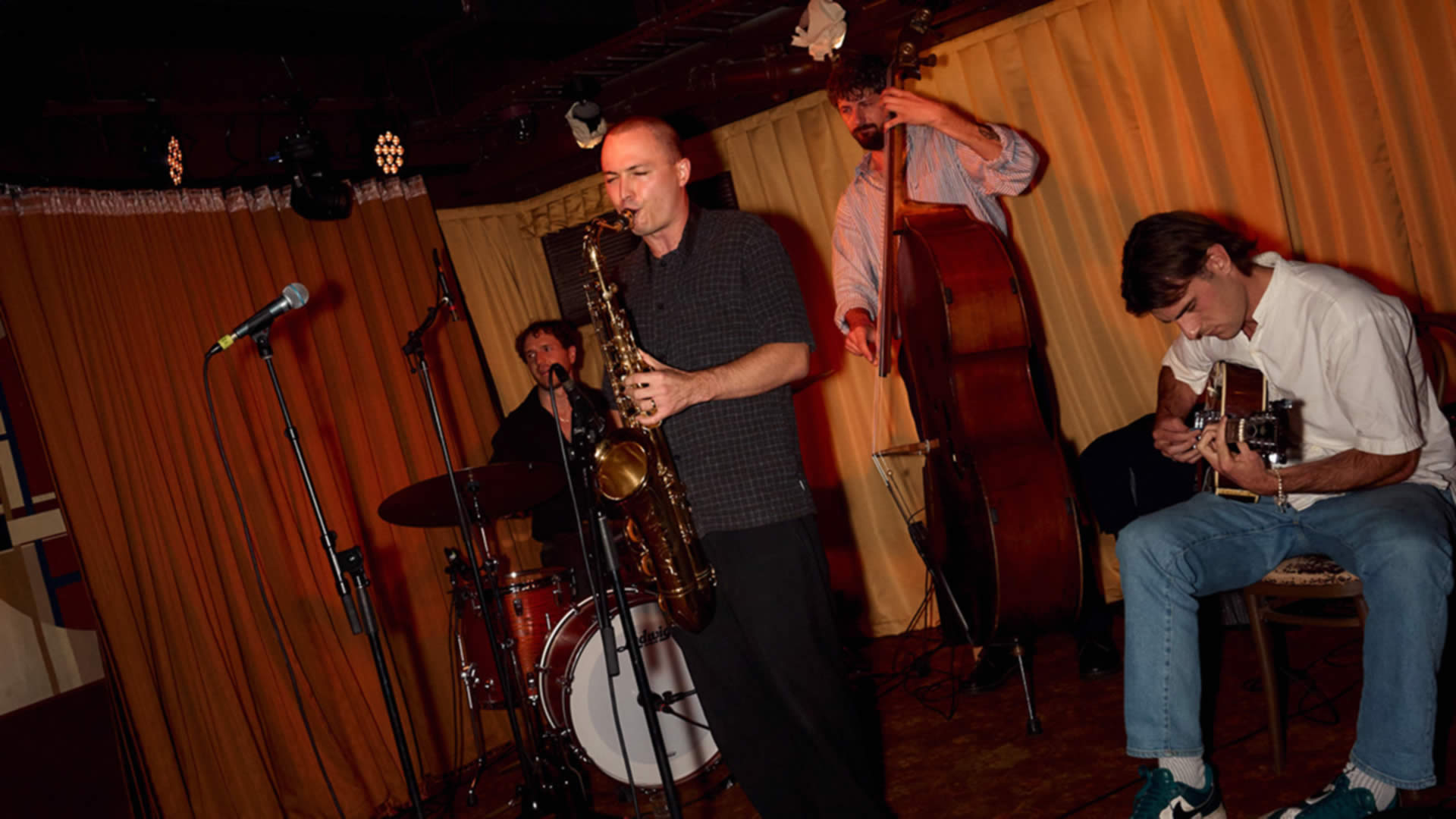 Curtains Jazz Club