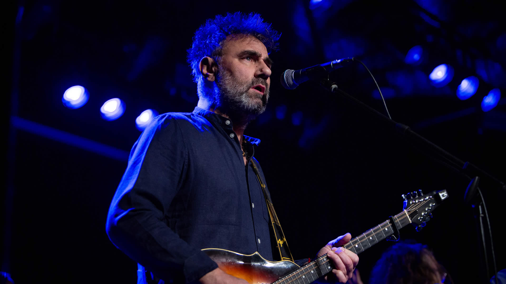 Peter O'Toole on bouzouki guitar An Rabid T&uacute; Ar An Gcarraig