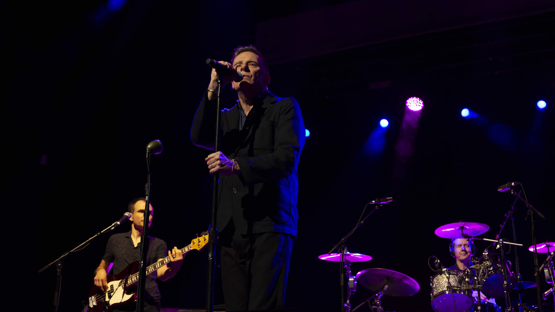 Ricky Ross singing Turn Up The Radio